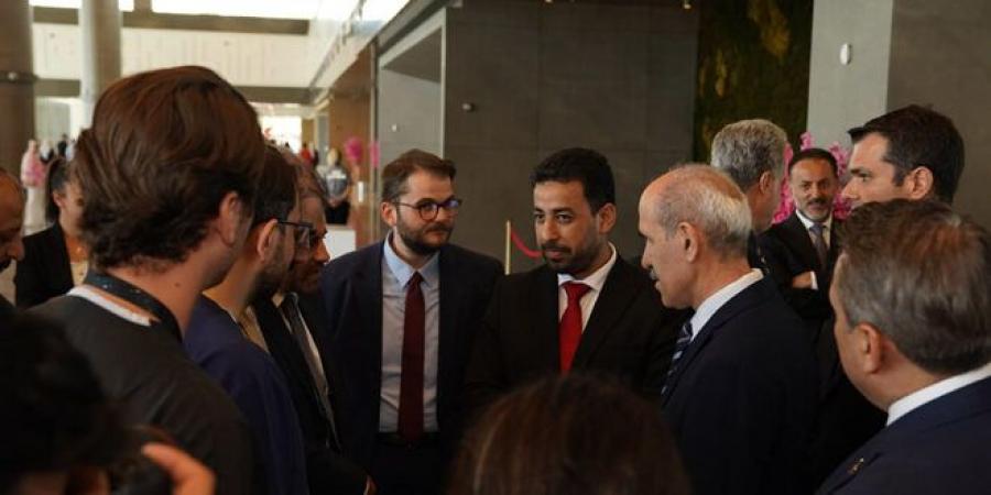 وزير الصحة يزور أحدث مشفى بتركيا