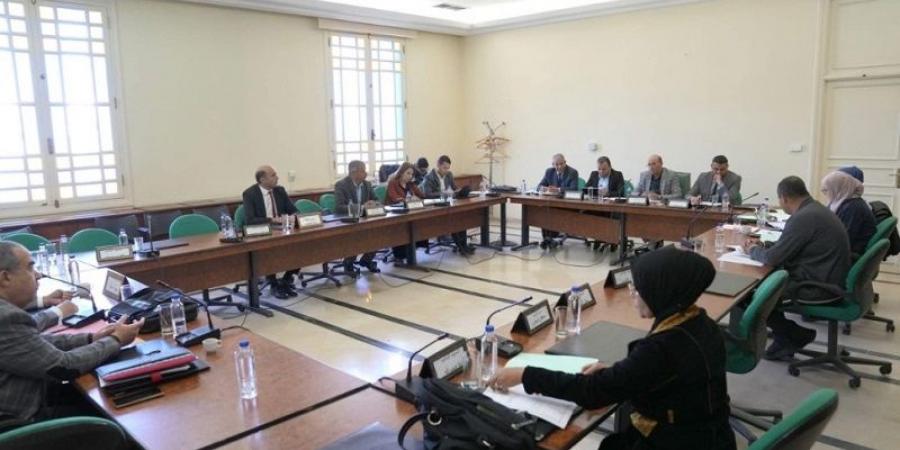 لجنة المالية تعلق النظر في مشروع قانون غلق ميزانية 2022