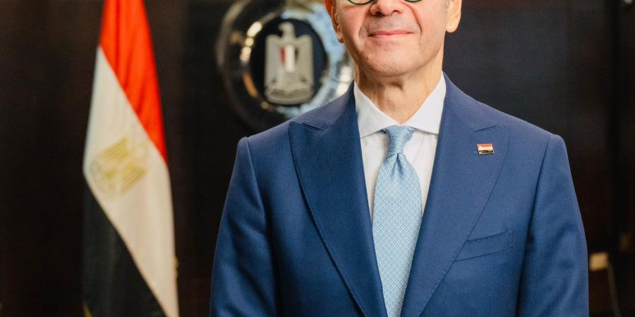 وزير الاستثمار يتوجه للصين لبحث تعزيز العلاقات الاقتصادية بين البلدين