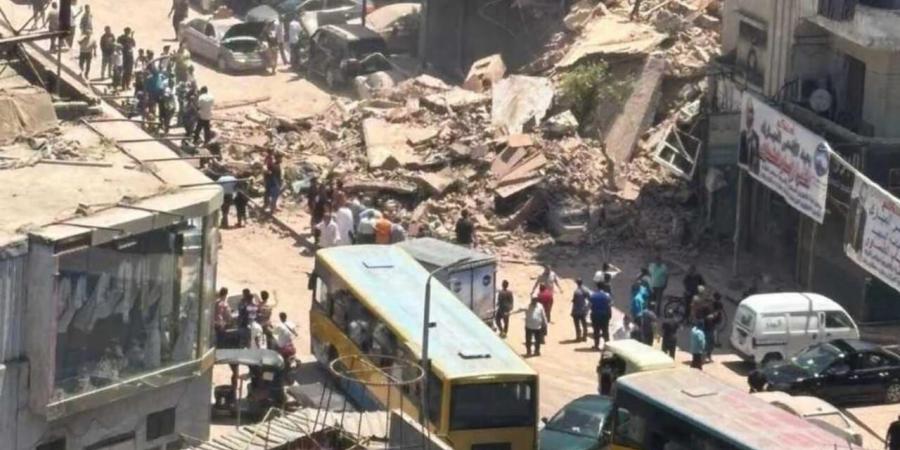 إخلاء المنازل المجاورة لـ عقار شبرا مصر المُنهار وفصل الكهرباء عن المنطقة