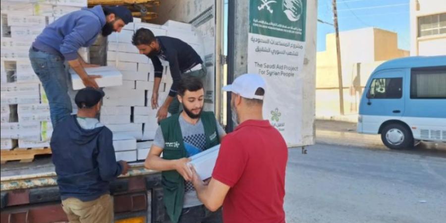 مركز الملك سلمان للإغاثة يوزّع (7.664) كرتون تمر في محافظة ريف دمشق