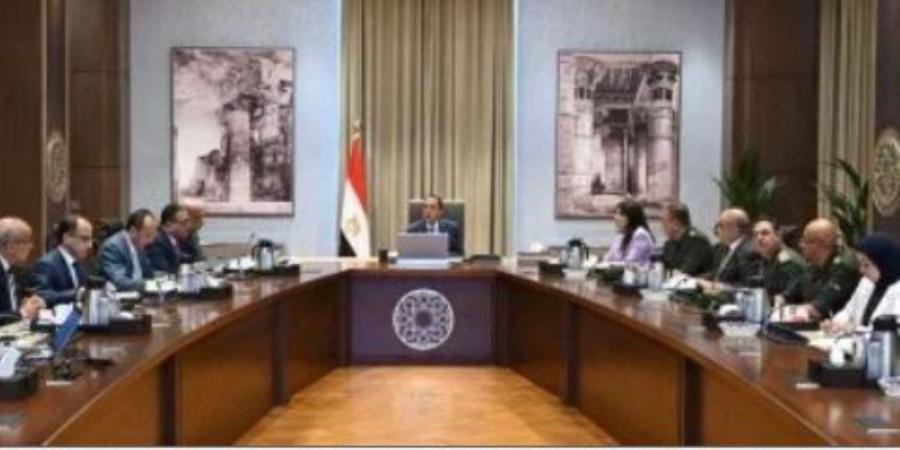الحكومة: استبدال اللمبات غير الموفرة بـ"ليد" فى المباني الحكومية بالعاصمة الإدارية
