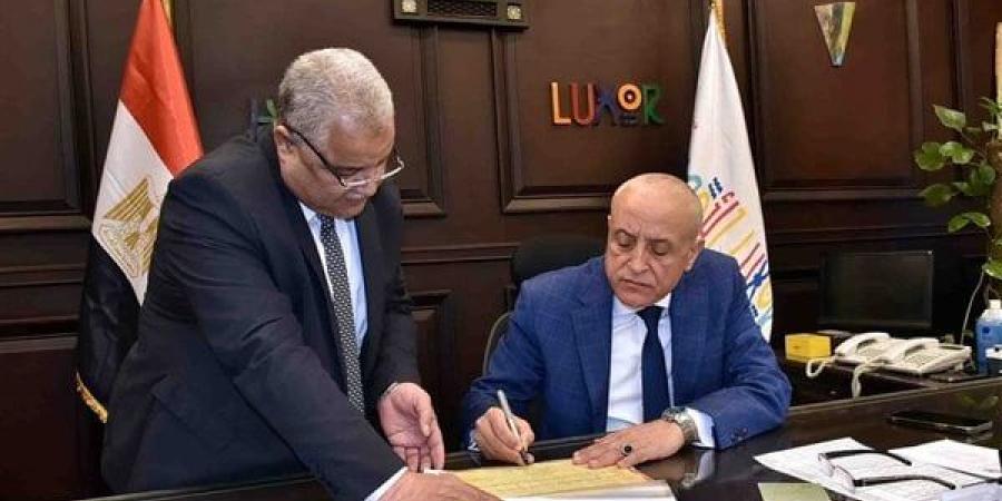 محافظ الأقصر يعتمد نتيجة الشهادة الإعدادية بنسبة نجاح 78.81%