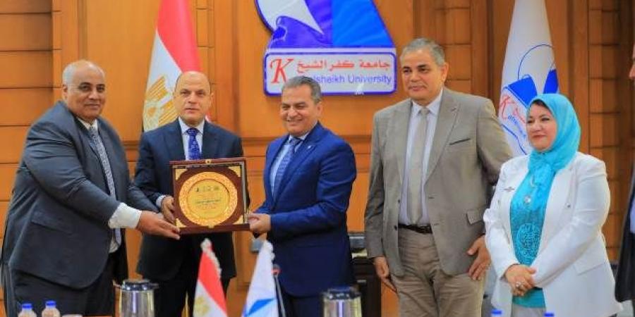 مجلس جامعة كفر الشيخ يوافق على الخطه الاستراتيجيه ٢٠٢٥ـ٢٠٣٠ م