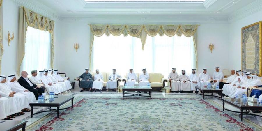 حمدان بن محمد يقدّم واجب العزاء في وفاة محمد إبراهيم عبيدالله