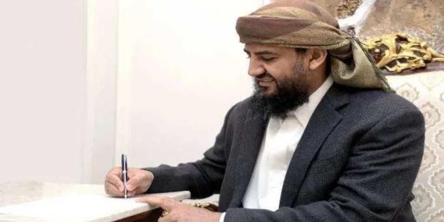 المحرمي يُتابع حادثة اقتحام مسجد عمر بن الخطاب في المنصورة ويُوجّه بإجراء تحقيق فوري
