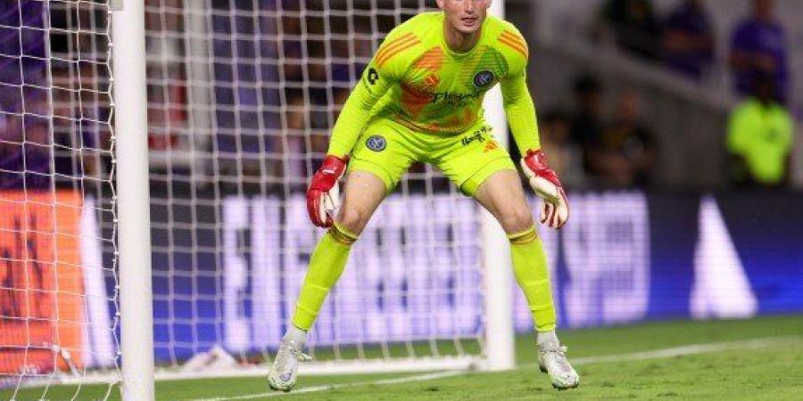 بعد تألقه في الكأس الذهبية.. مات فريسي لا يفكر في خطف قفاز حراسة المرمى في مونديال 2026