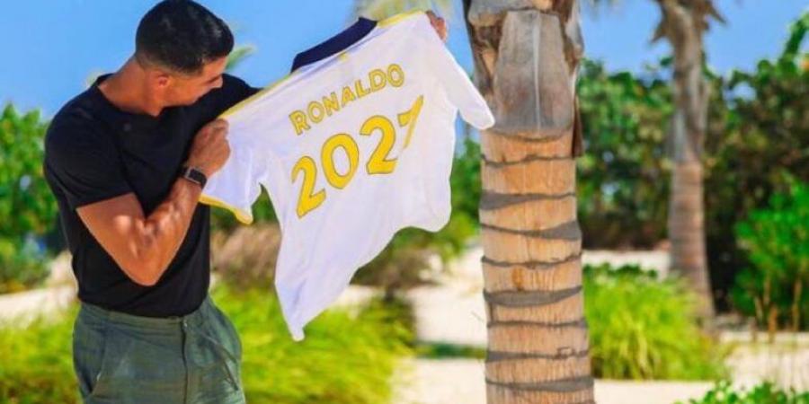 أول تعليق من رونالدو عقب التجديد للنصر
