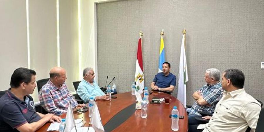محمد سلامه يجتمع مع لجنة الكرة بنادي الاتحاد السكندري