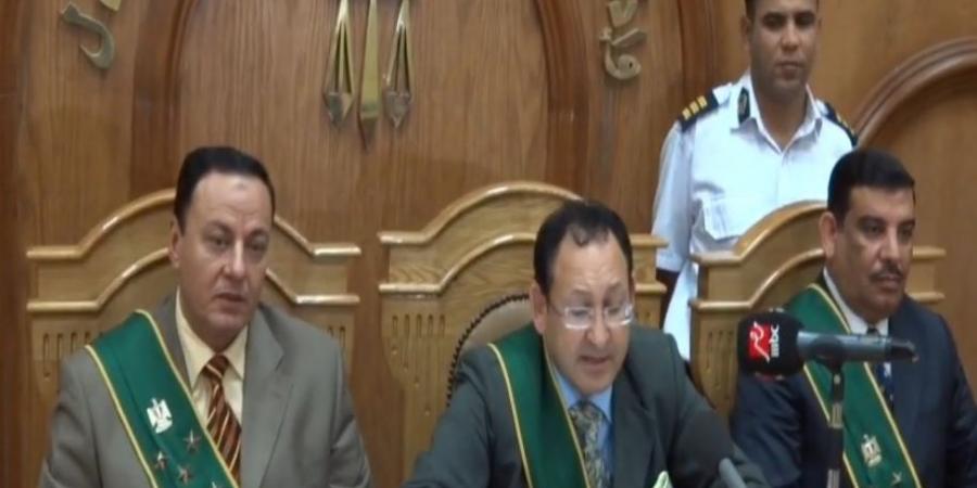 فيديو لأول مرة ينشر: قبل ثورة 30 يونيه بأيام.. حكم قضائي يُدين مرسي وإهانته للقضاء ويتنبأ بسقوط شرعية الإخوان