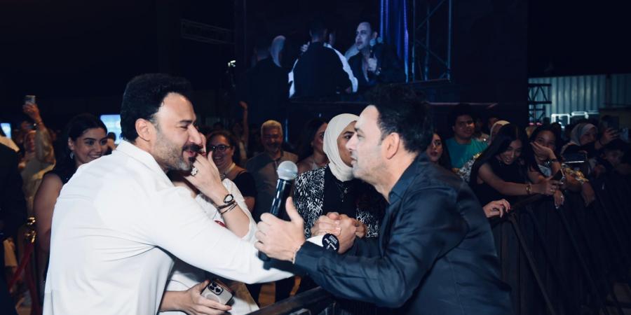 بحضور مي فاروق وزوجها.. مصطفى قمر يتألق في حفل الهرم