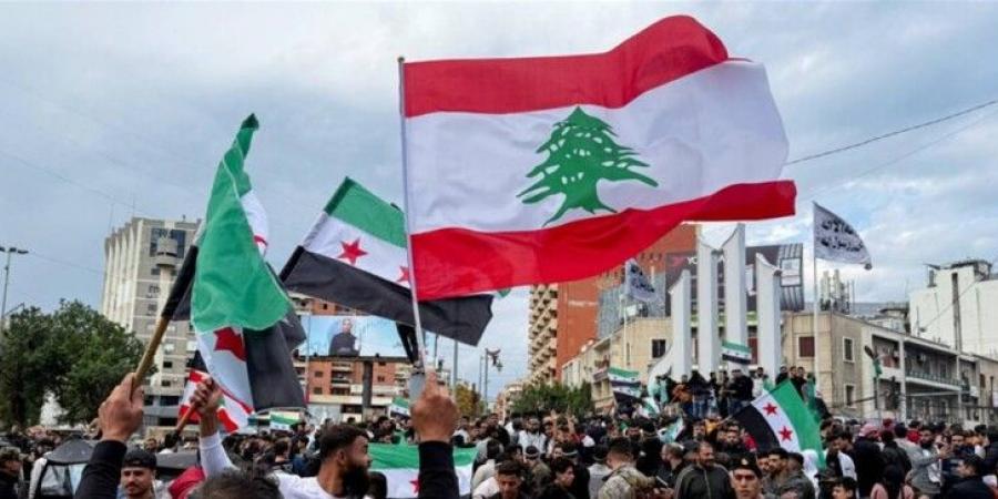 عكاظ السعودية: استمرار الدعم الإقليمي لسوريا ولبنان مرهون باستقرار النظامين