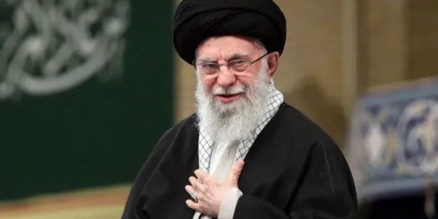 ترامب: "أنقذت خامنئي من موت بشع ومُهين.. ويقول بوقاحة أنه انتصر".. #خبر_عاجل